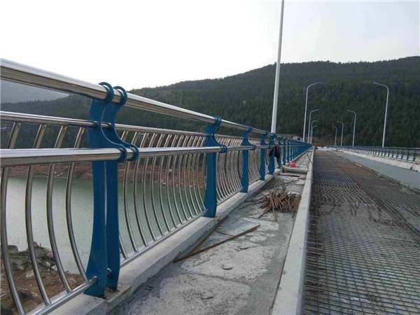保定不锈钢桥梁护栏的特点及其在桥梁安全中的重要作用
